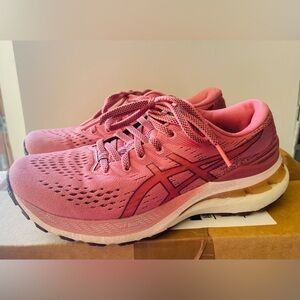 Womens ASICS Size 7